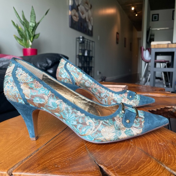 Vintage Heels (S 8 1/2) - Picture 1 of 6